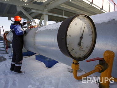 Яценюк поручил летом максимально заполнить хранилища европейским газом