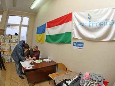 Венгерские волонтеры передали в Харьков гуманитарную помощь для многодетных семей переселенцев