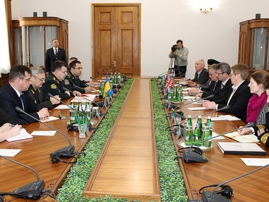 Полторак: Украина и Великобритания подпишут меморандум о сотрудничестве в сфере обороны