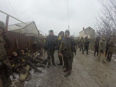 Полк "Азов": В Широкино продолжаются бои, ранены около 20 украинских военных