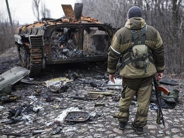 Семенченко: Боевики пытаются перерезать дороги и помешать cилам АТО выйти из Дебальцево 