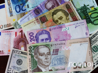 На межбанке сегодня курс гривны составил 27,45 грн/$ и 31,11 грн/€
