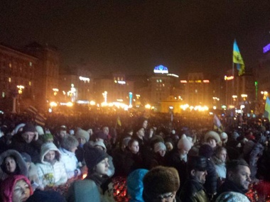 В Киеве несколько тысяч человек собрались на митинг в память о погибших на Евромайдане