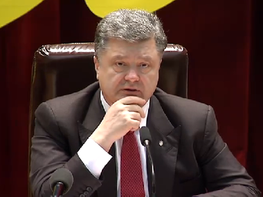 Порошенко напомнил, что 23 февраля в Украине больше не является Днем защитника Отечества