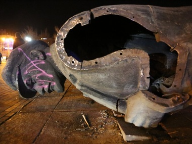 В Херсонской области разрушили два памятника Ленину