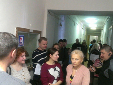 Около 200 киевлян сдали кровь для активиста Романа Сеника