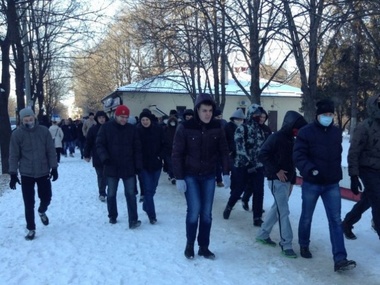 Ультрас "Днепра" препятствовали выезду "титушек" в Киев 
