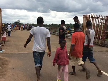 Власти Либерии открыли границы и отменили комендантский час