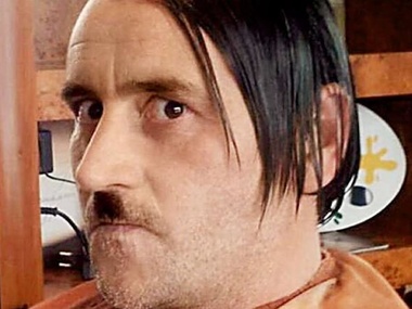 Лидер немецких антиисламистов Бахманн снова возглавил PEGIDA после скандала с фото в образе Гитлера