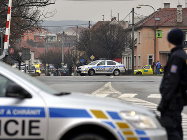 В Чехии восемь человек погибли после того, как неизвестный открыл беспорядочную стрельбу в ресторане