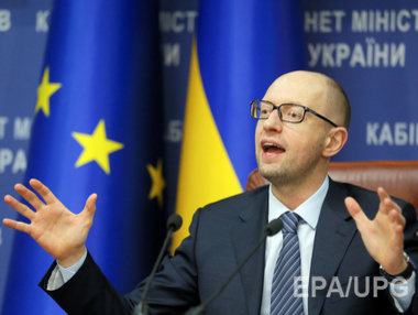 Яценюк: Террористы не пропускают украинскую гуманитарную помощь через линию столкновения