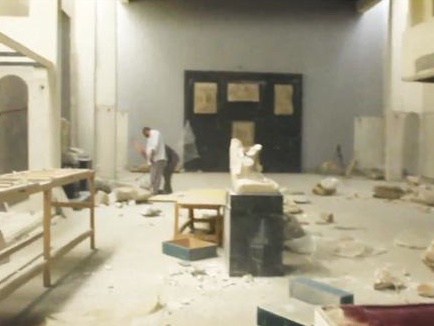 Боевики “Исламского государства”  разгромили музей с бесценными экспонатами в Мосуле