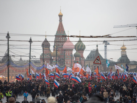 Дайджест 1 марта: Марш памяти Немцова, обстрелы не прекращаются, в Украину – по загранпаспортам