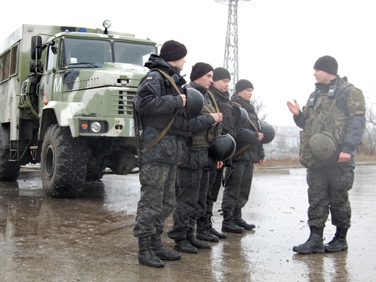 Бойцы Нацгвардии взяли под охрану стратегические объекты Киева и области