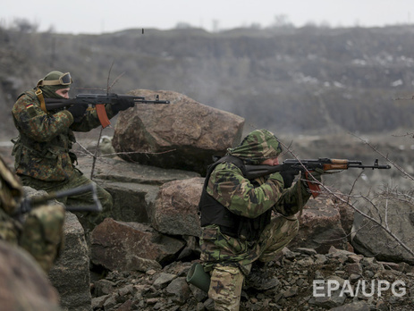 Пресс-центр АТО: Террористы за ночь 14 раз обстреляли позиции украинских военных