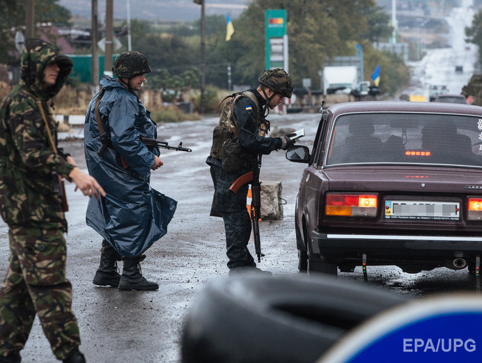 Пограничники задержали более 30 машин, которые пытались объехать блокпосты в зоне АТО