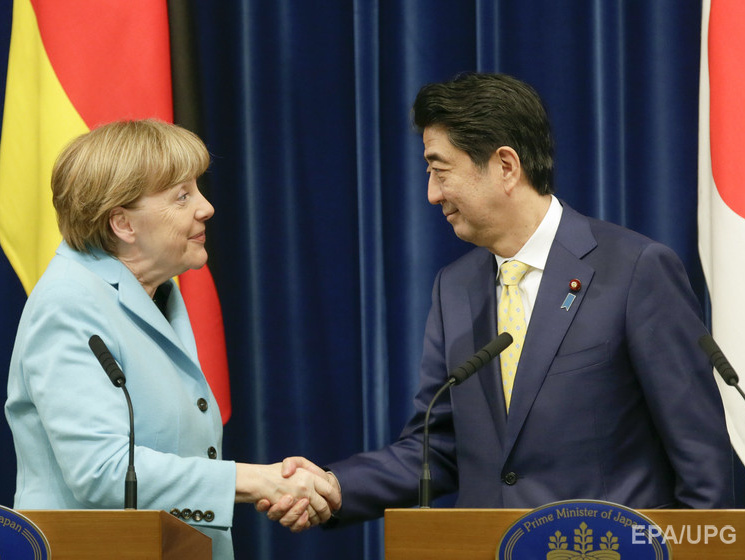 Премьер-министр Японии: Необходимо заставить Россию играть конструктивную роль