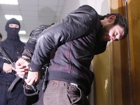 Подозреваемый в убийстве Немцова Дадаев: Двое суток провел в цепях и с пакетом на голове. Все время кричали: 