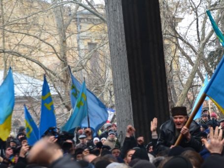 Задержанного крымскотатарского активиста вторые сутки держат в симферопольском Следственном комитете