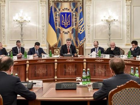 Порошенко: Украина неуклонно выполняет Минские договоренности и одновременно наращивает свою обороноспособность