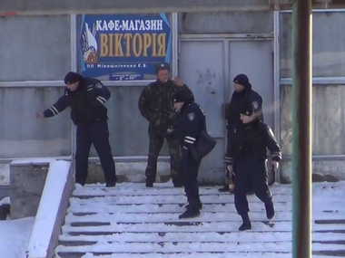 В Василькове спецназ прорвал осаду евромайдановцев и едет на Киев