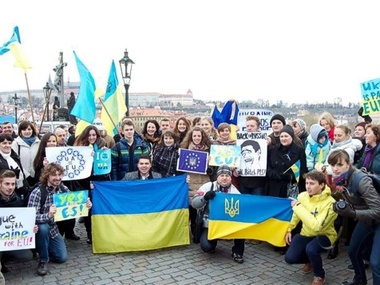 Украинцы, проживающие в Чехии, собирают средства на поддержку Майдана