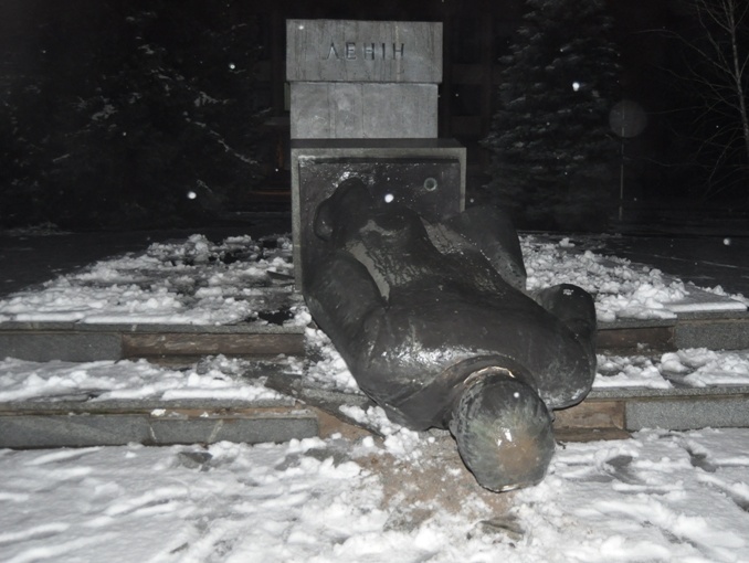 В Запорожской области неизвестные снесли четыре памятника Ленину