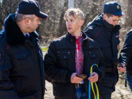 В Симферополе снова задержали активиста за украинскую символику