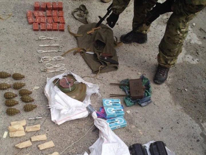 СБУ обнаружила вблизи Артемовска крупный тайник с оружием и взрывчаткой