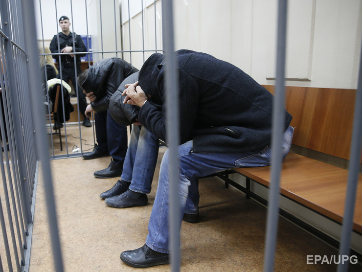 Следователи предъявили обвинения всем пяти фигурантам дела об убийстве Немцова