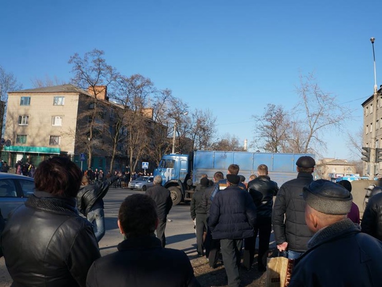 В Константиновку срочно выехали начальник милиции в Донецкой области и замглавы областной администрации