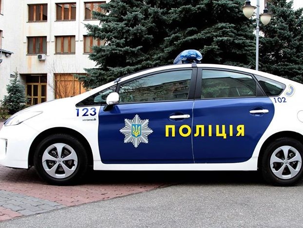 В Киеве на Майдане выставлены проекты дизайна патрульных автомобилей для голосования