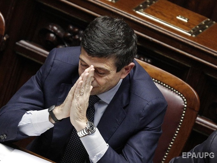 Министр транспорта Италии ушел в отставку из-за коррупционного скандала