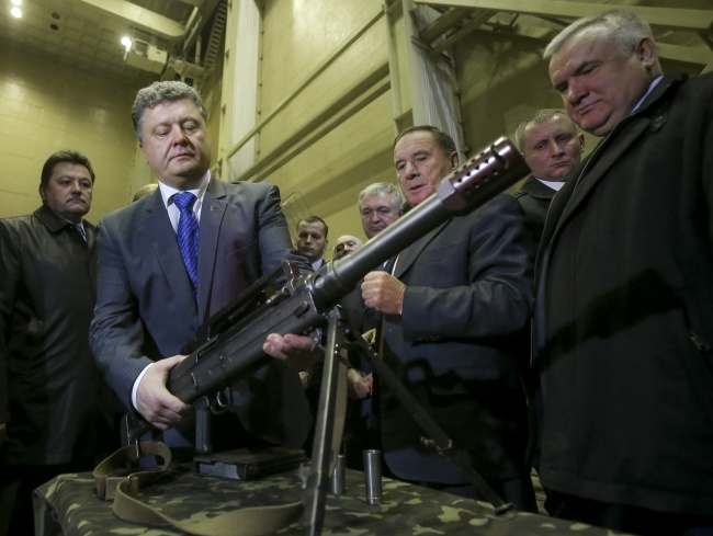 Порошенко: Процент дезертирства в украинской армии снизился в 30 раз