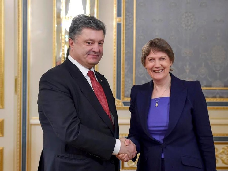 Порошенко обсудил с заместителем генсека ООН Кларк вопрос направления миротворцев на Донбасс