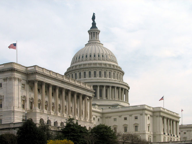 Нижняя палата Конгресса США приняла резолюцию о поставках оружия в Украину