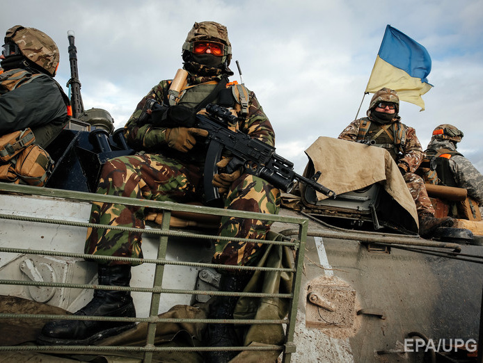 Минобороны: Зарплата участникам боевых действий на Донбассе выплачивается своевременно