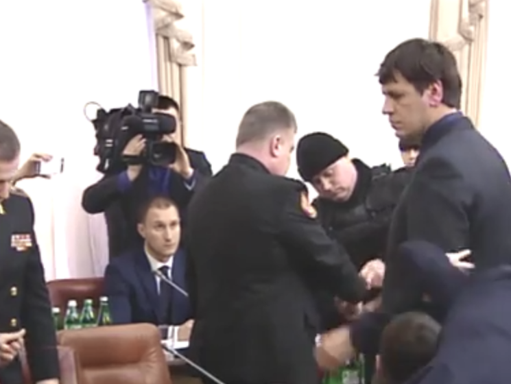 На Бочковского надели наручники во время заседания Кабмина. Видео