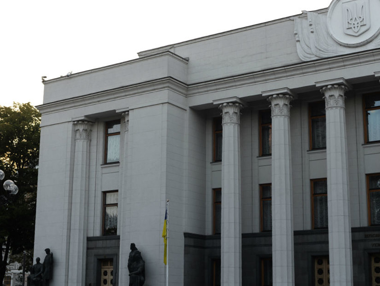 В Раду внесли постановление о создании временной следственной комиссии для проверки коррупции в Кабмине