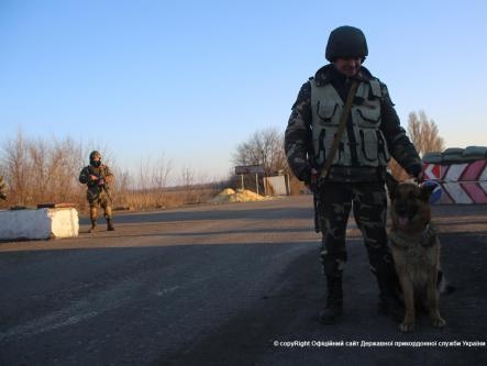 Госпогранслужба: Террористы дважды обстреляли пограничников на Донбассе