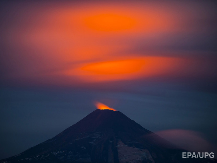 В Чили произошло землетрясение и началось извержение вулкана