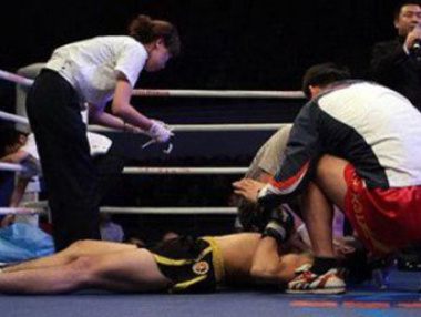 Азербайджанский боец Зейналов умер в ринге