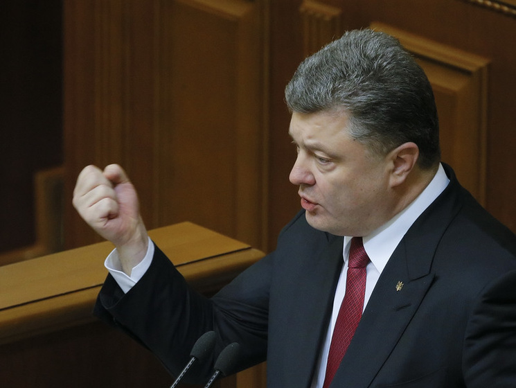 Порошенко заявил о расширении санкций в отношении россиян, причастных к аннексии Крыма