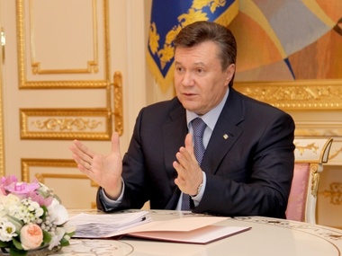 Экс-послы США: Запад должен усилить давление на Януковича – вплоть до санкций