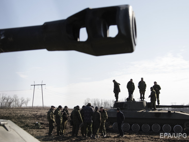Замкомандующего АТО: Россия перебросила на Донбасс три колонны военной техники и 25 грузовиков с личным составом