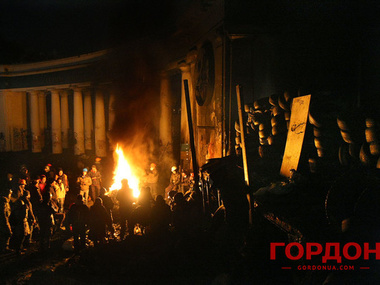 Власти сообщают о 64 задержанных за протесты на Грушевского, 49 &ndash; арестованы
