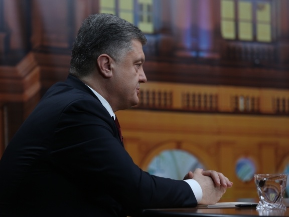 Порошенко пообещал показать украинцам новое лицо правоохранителей