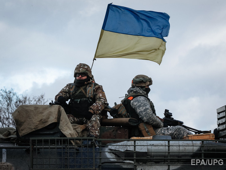 Пресс-центр АТО: Боевики обстреливают украинских военных из артиллерии и танков