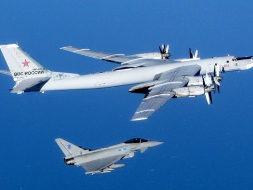 Великобритания подняла истребители для перехвата российских бомбардировщиков