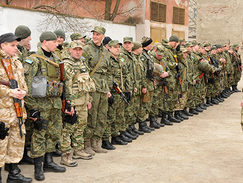Лысенко: В зону АТО отправились десантники и милиционеры
